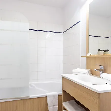 アパートホテル Paris Saint-maurice 3*