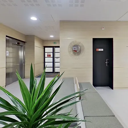 アパートホテル Paris Saint-maurice 3*