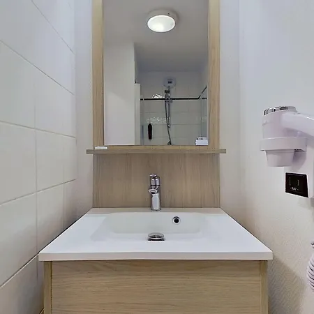 アパートホテル Paris Saint-maurice