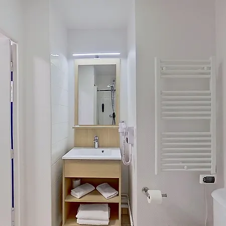 アパートホテル Paris Saint-maurice