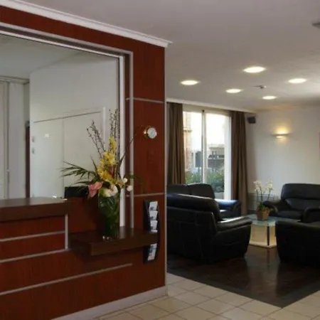 Paris Saint-maurice Lägenhetshotell 3*